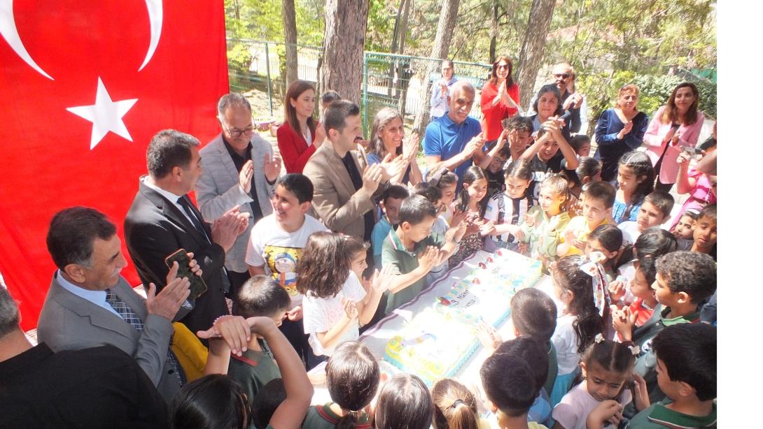 İlçemiz Atatürk İlkokulu MATHS=LIFE Projesi Matematik  Şenliği Coşkusu